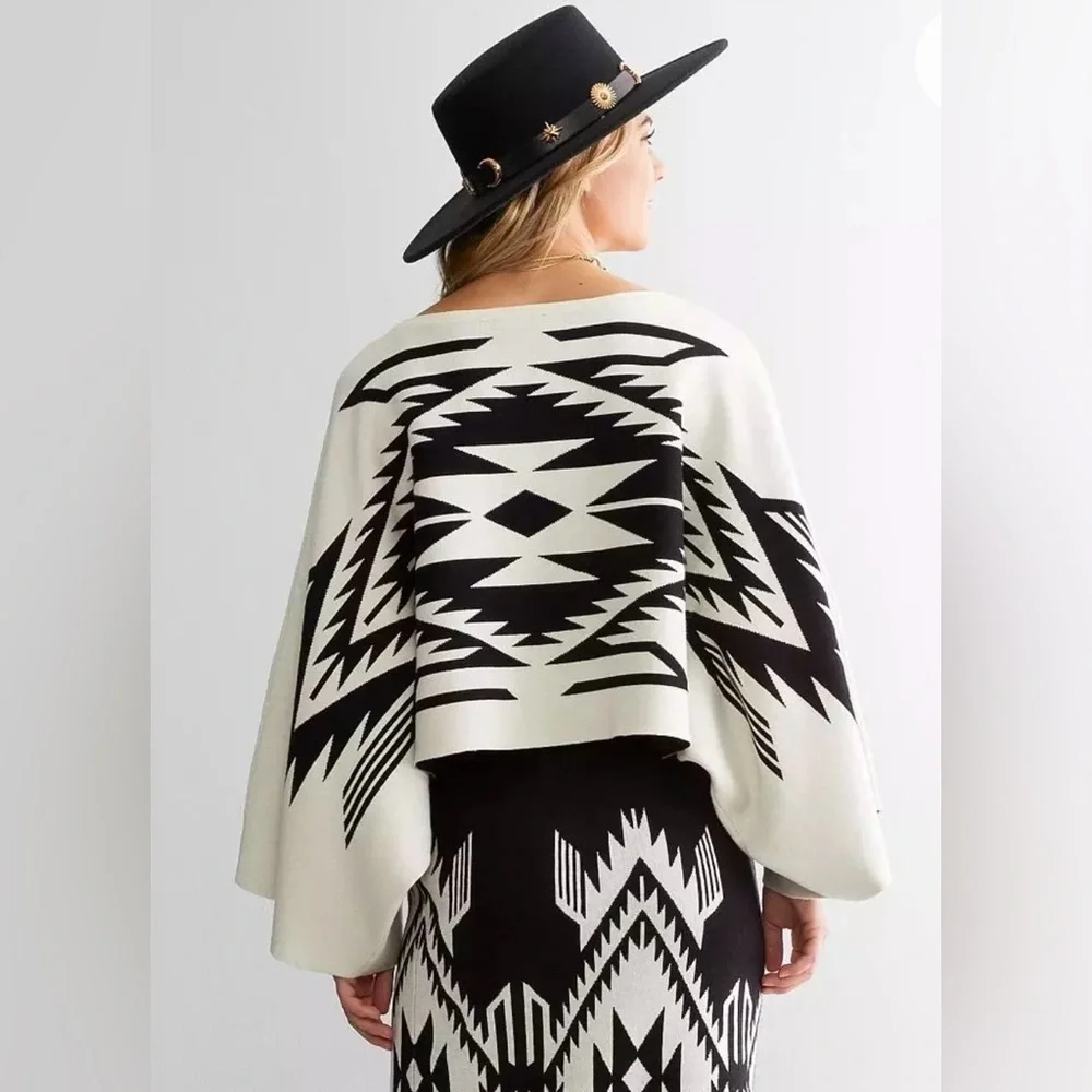 Ariat Chimayo Sweater Poncho - Picture 2 of 7